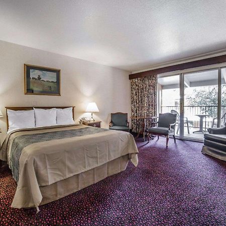 Econo Lodge Near Reno-Sparks Convention Center Екстер'єр фото