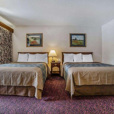 Econo Lodge Near Reno-Sparks Convention Center Екстер'єр фото