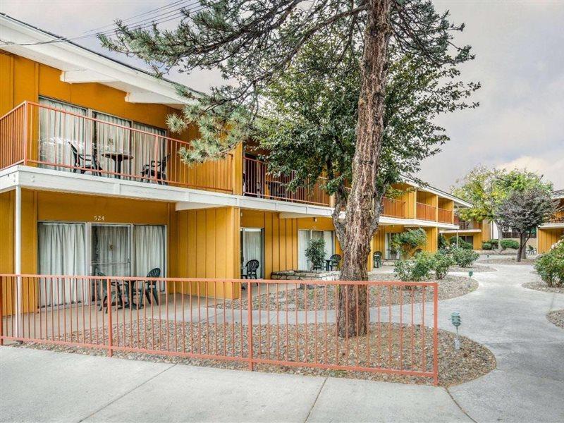Econo Lodge Near Reno-Sparks Convention Center Екстер'єр фото