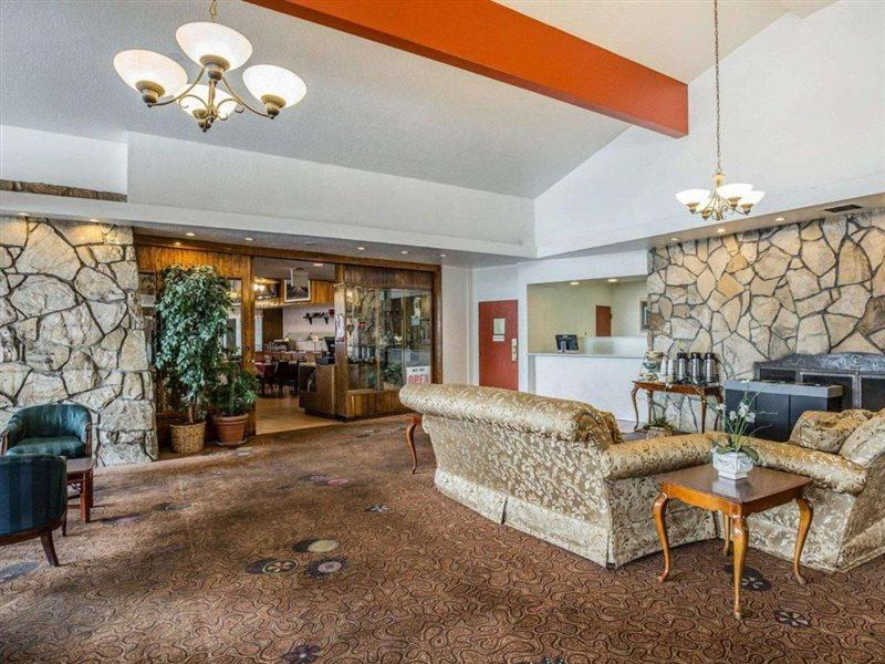 Econo Lodge Near Reno-Sparks Convention Center Екстер'єр фото