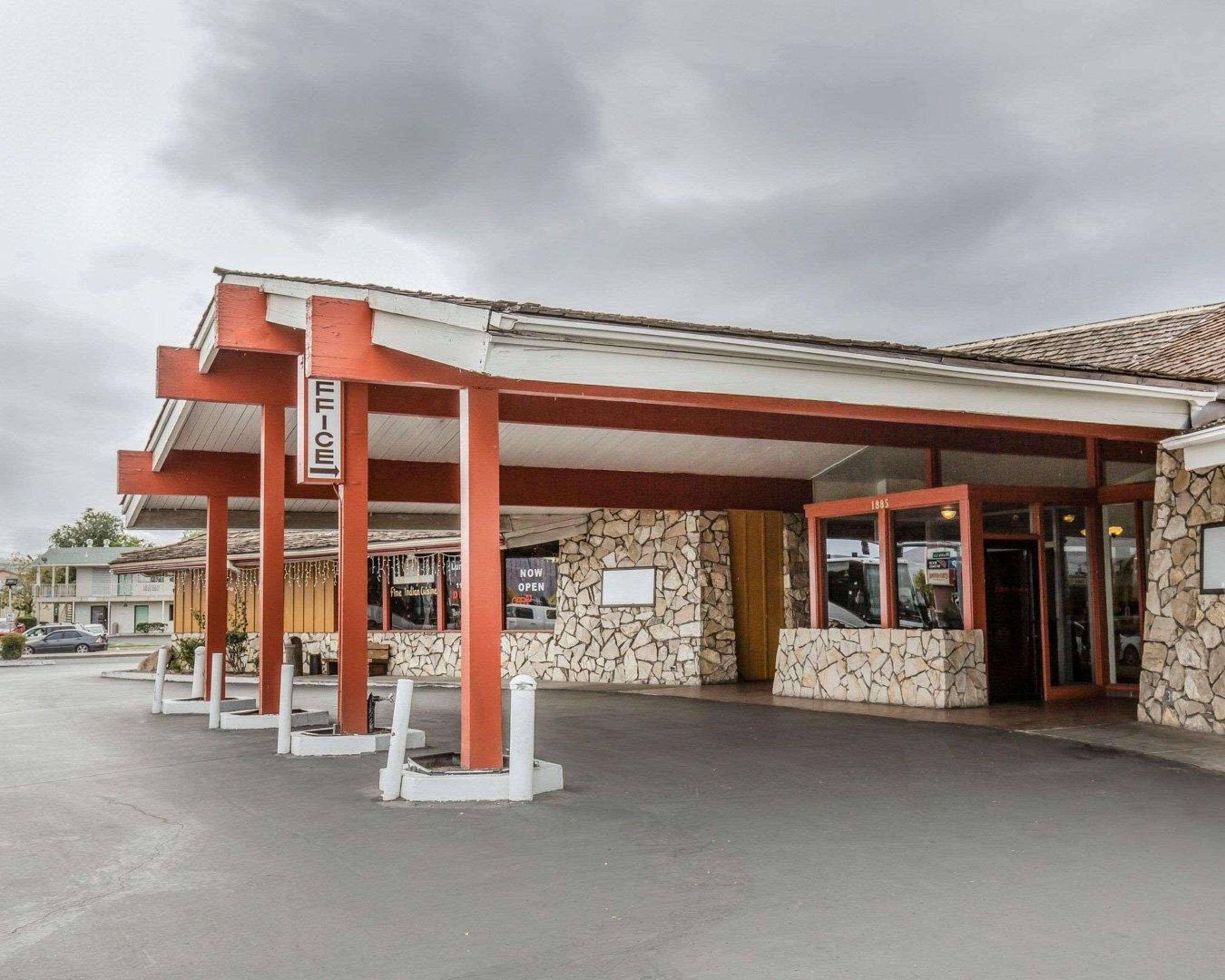 Econo Lodge Near Reno-Sparks Convention Center Екстер'єр фото