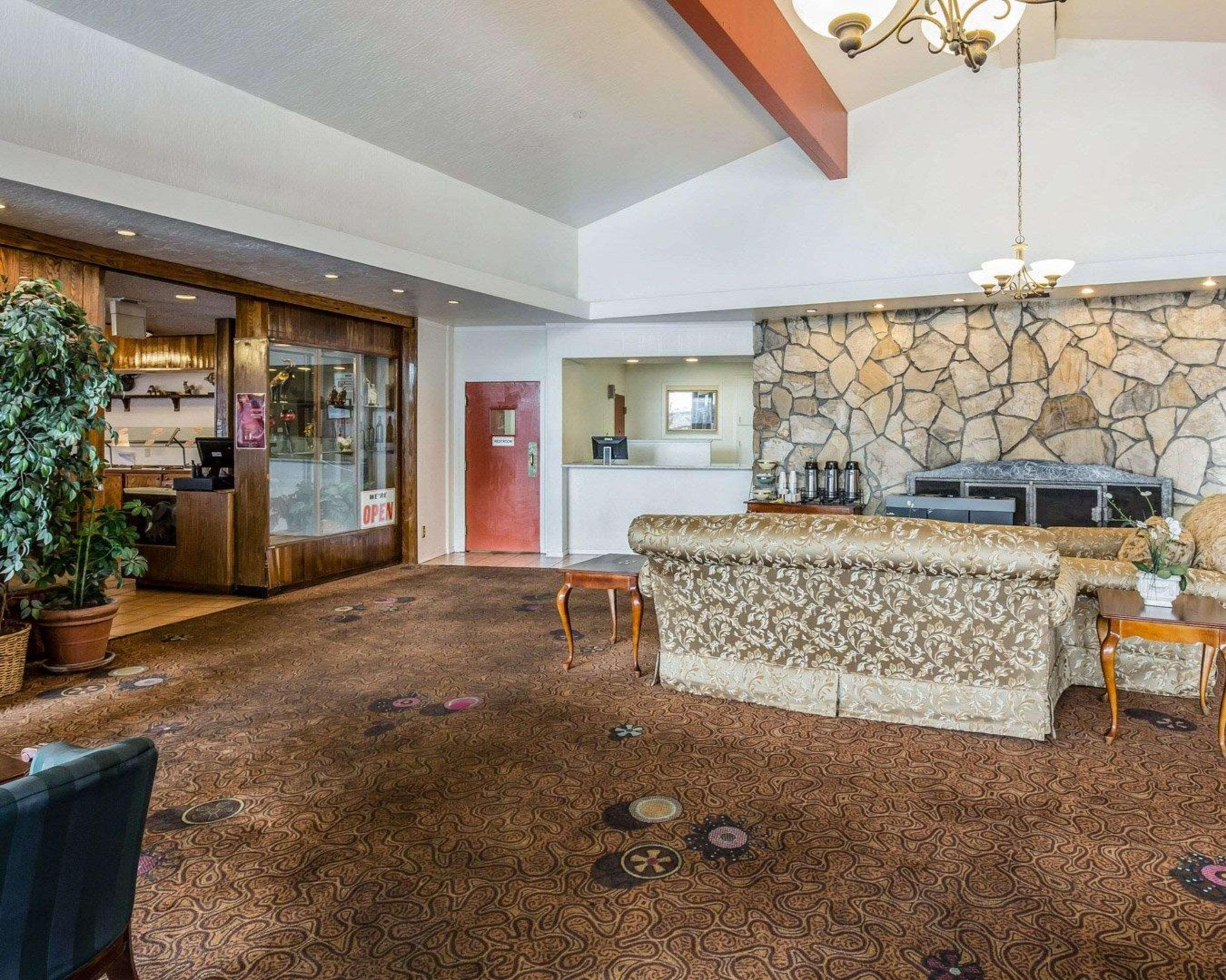 Econo Lodge Near Reno-Sparks Convention Center Екстер'єр фото