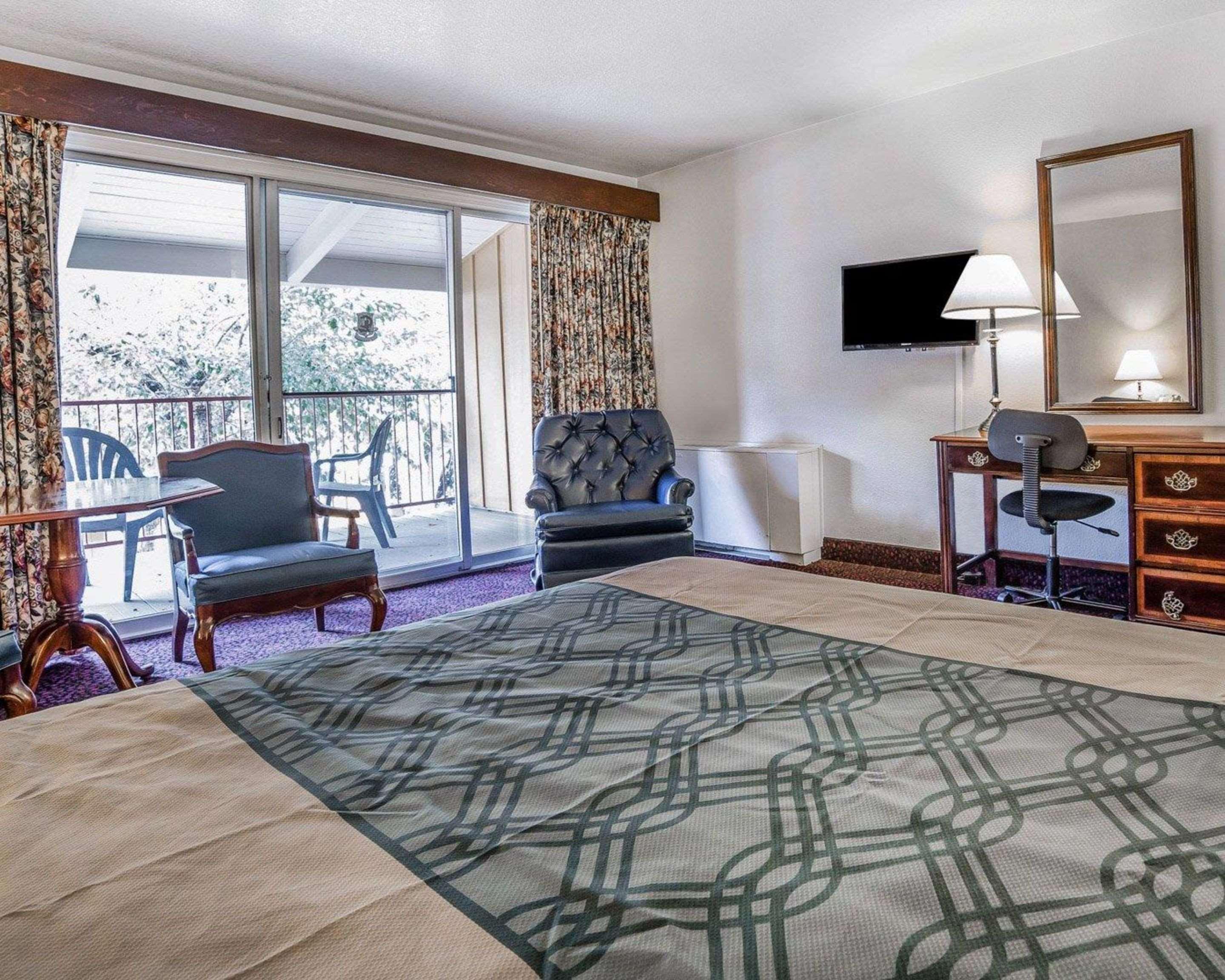 Econo Lodge Near Reno-Sparks Convention Center Екстер'єр фото