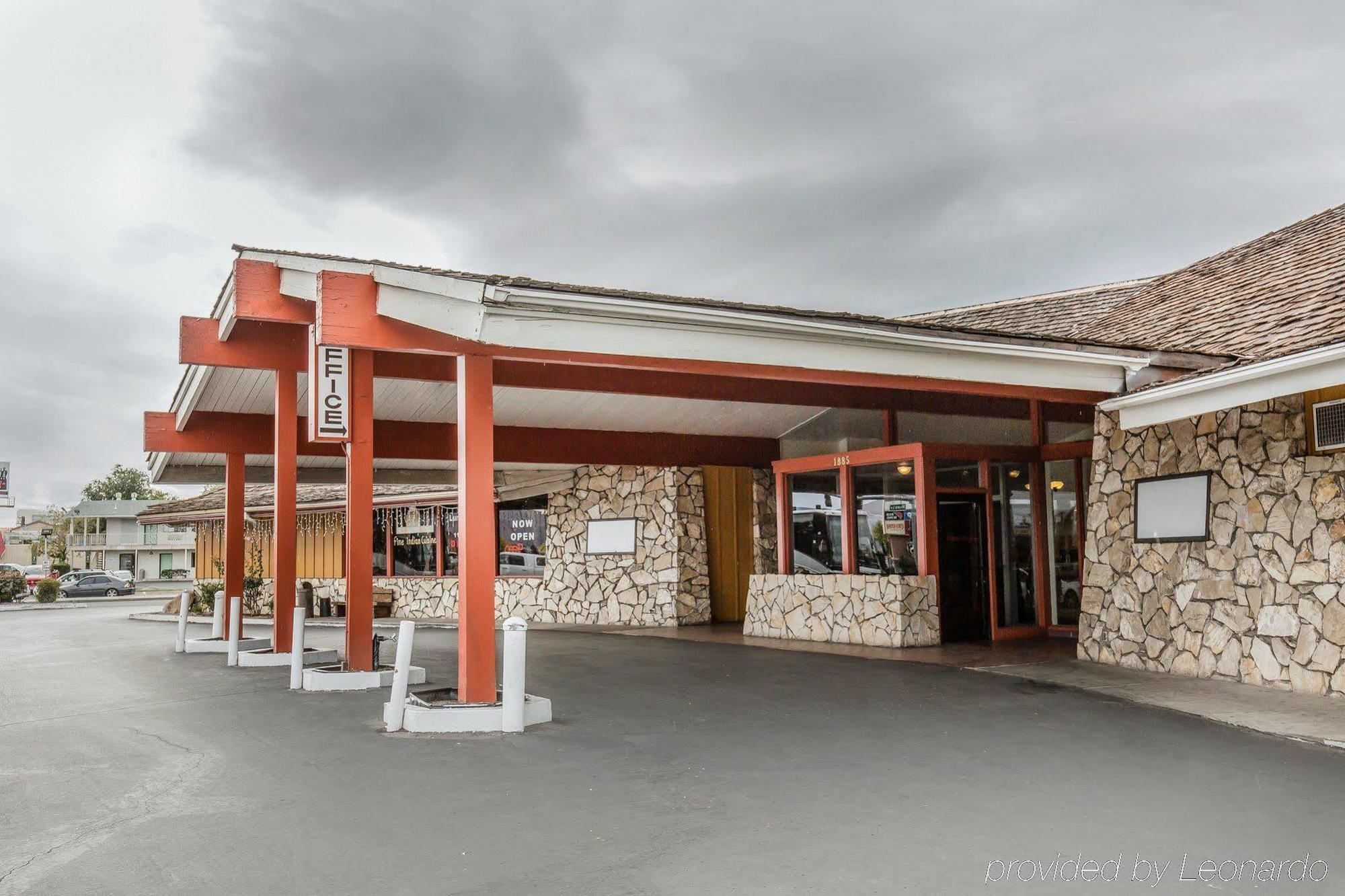 Econo Lodge Near Reno-Sparks Convention Center Екстер'єр фото
