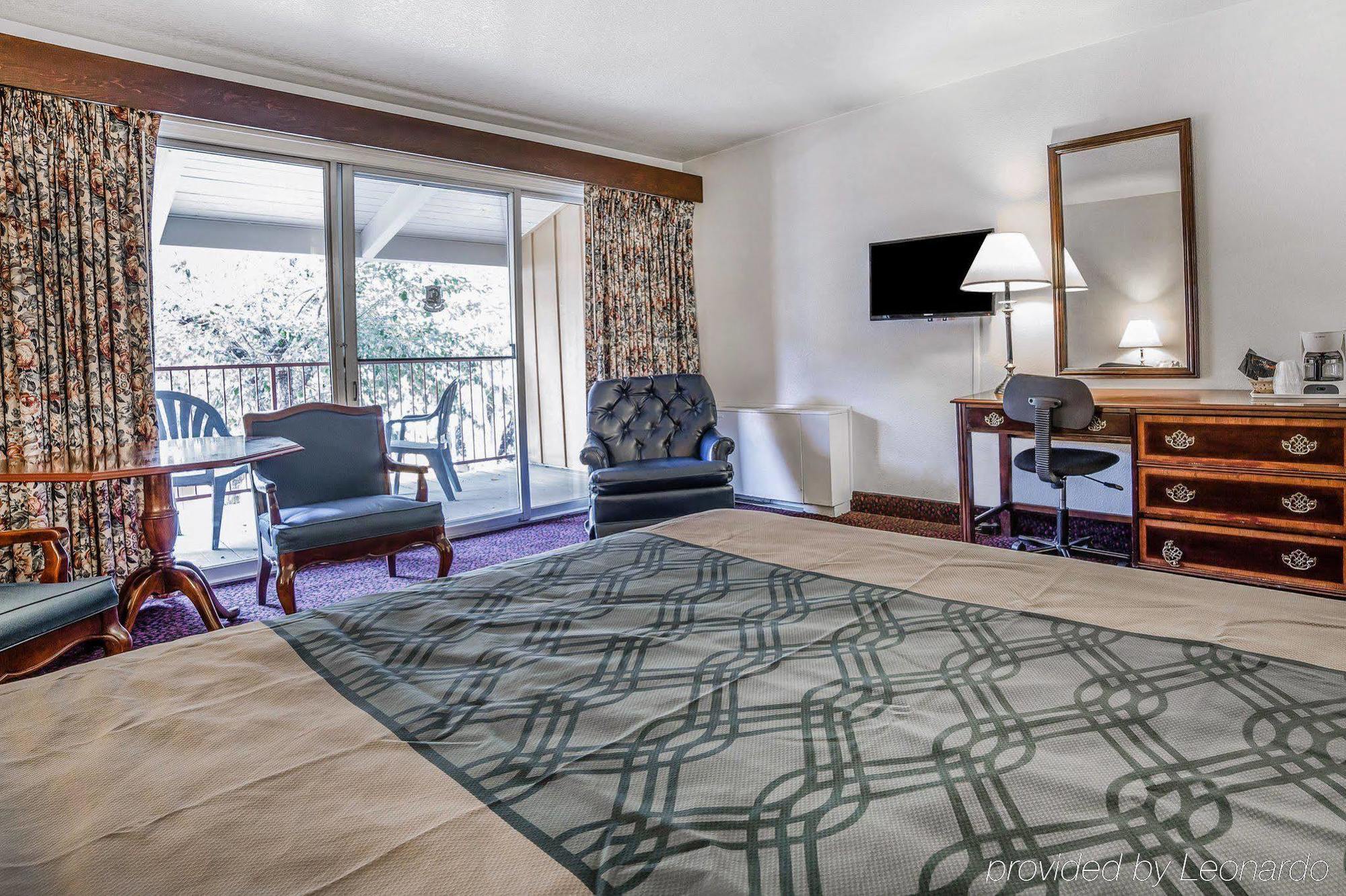 Econo Lodge Near Reno-Sparks Convention Center Екстер'єр фото